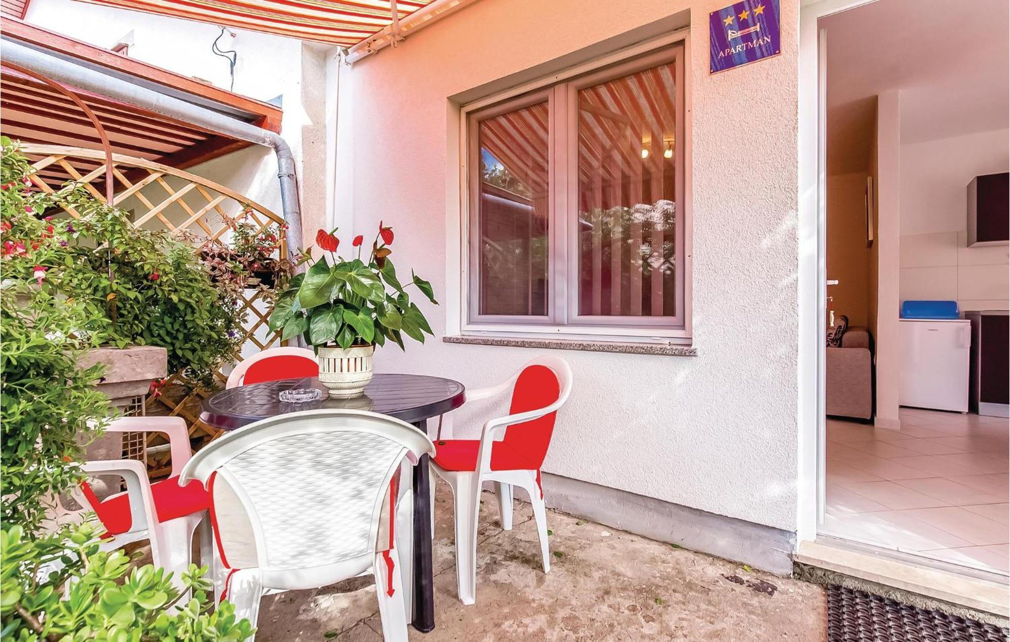 Awesome Apartment In Dobrinj With Wifi Exterior photo