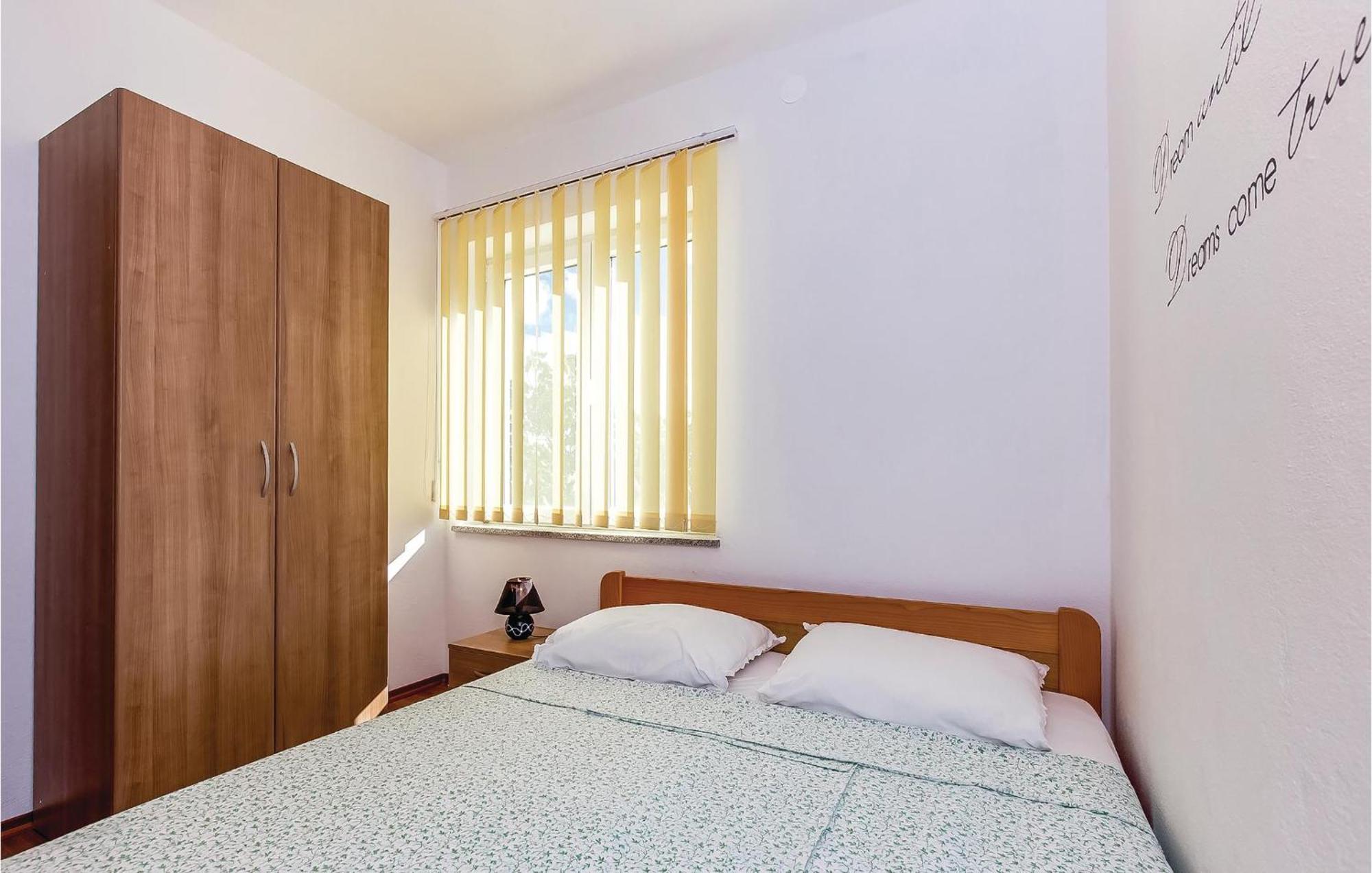 Awesome Apartment In Dobrinj With Wifi Exterior photo